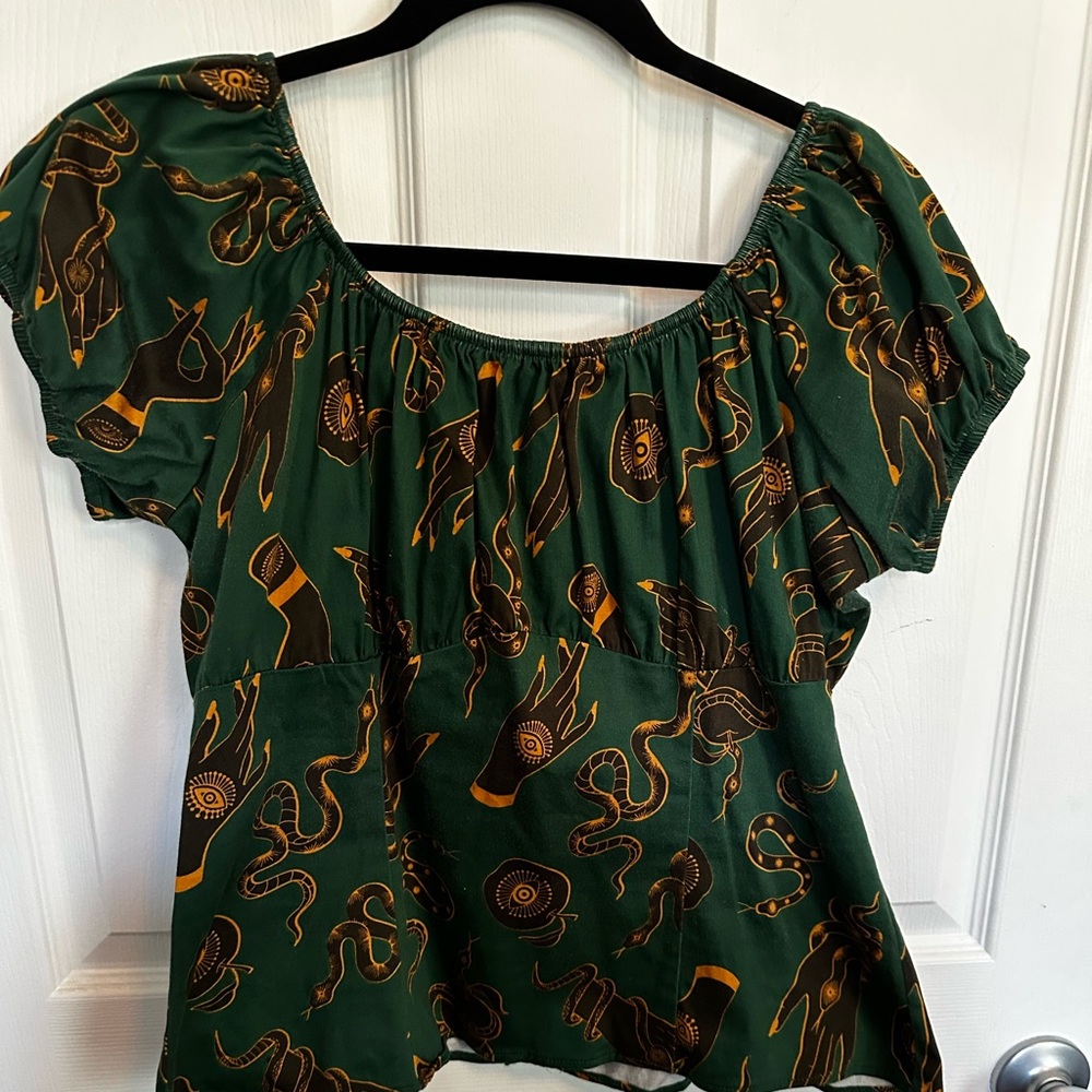 Pinup Couture Fortune Print Fit and Flare Peasant Top